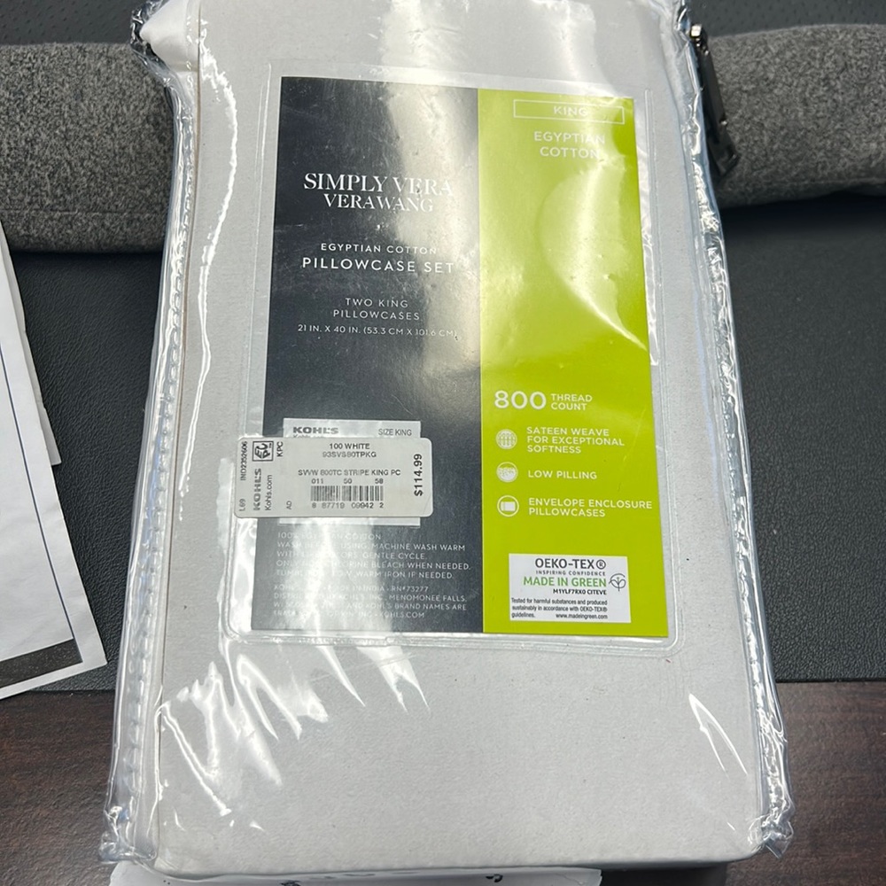 Simply Vera Vera wang Egyptian cotton pillow case set. Two King